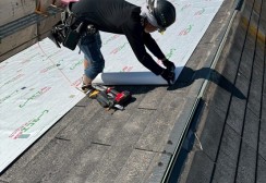 【尾張旭市】　スーパーガルテクトを使用した屋根カバー工事で長く安心して暮らせる住まいへサムネイル