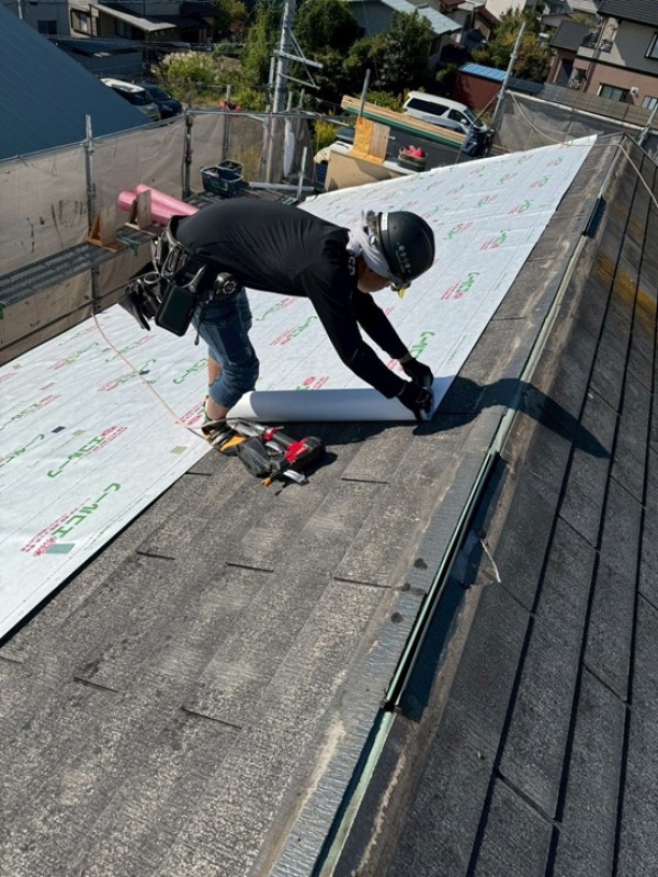 【尾張旭市】　スーパーガルテクトを使用した屋根カバー工事で長く安心して暮らせる住まいへサムネイル